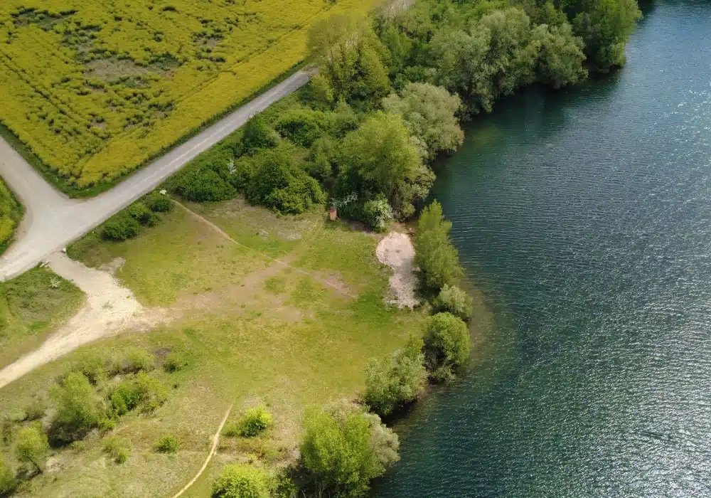 Poste 6 pêche carpe Fabulac, vue sur les herbiers en pleine eau