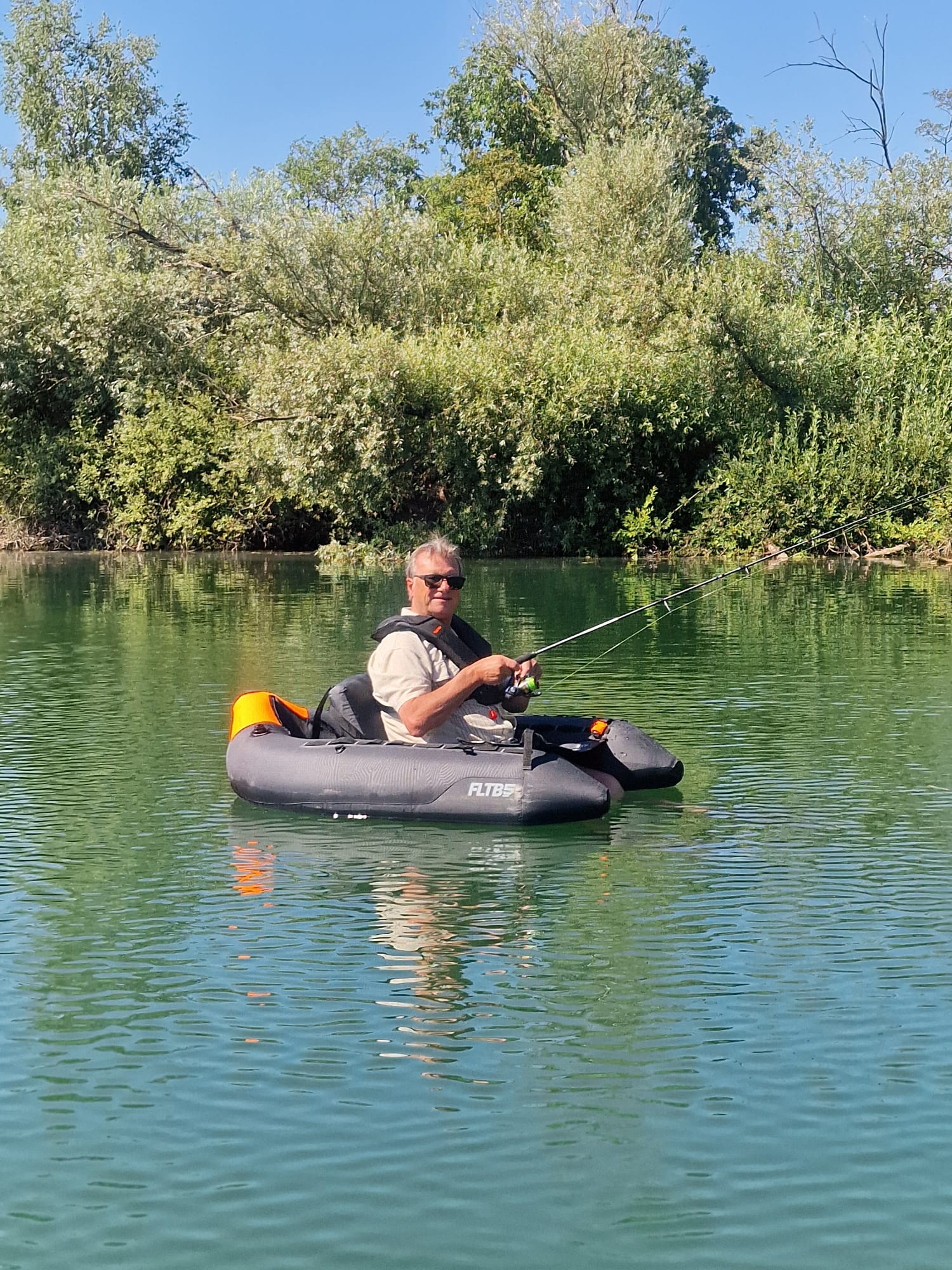 Sortie float tube sur la gravière Fabulac Desnes, pêche en eaux claires