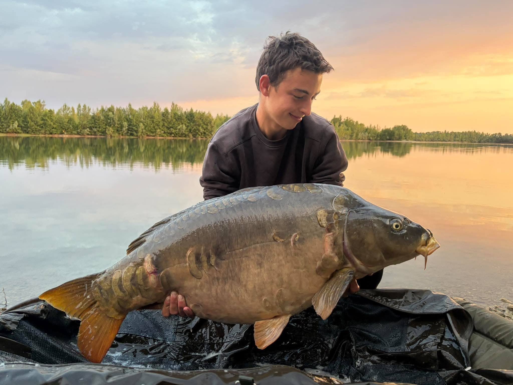Pêche à la carpe en gravière privée Fabulac, Desnes Jura